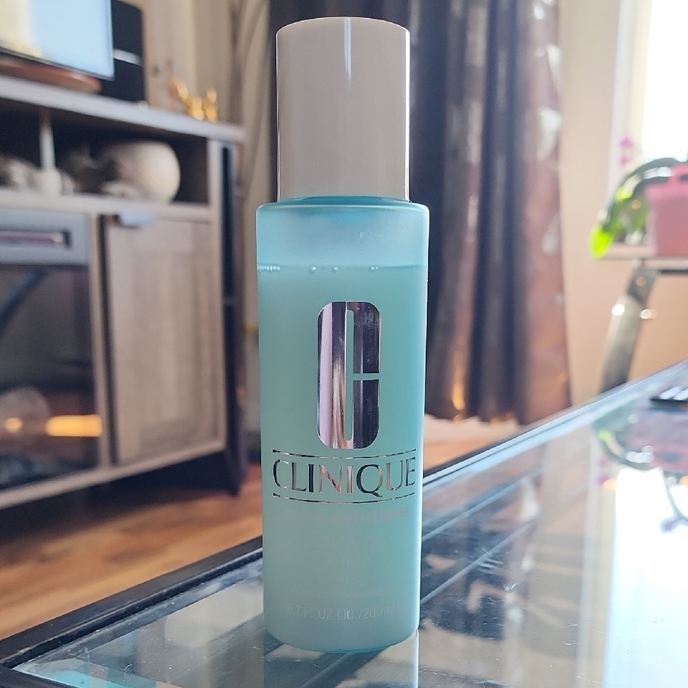 Clinique Cool Blue Skincare Toner